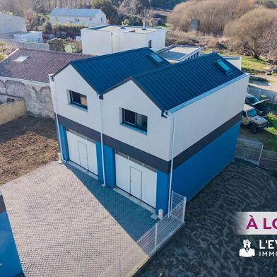 Local industriel  870 €