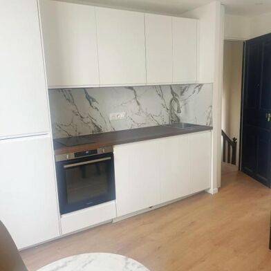 Appartement 1 pièces 885 €