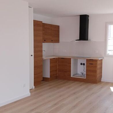 Maison 3 pièces 1200 €