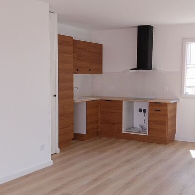 Maison 3 pièces 1200 €