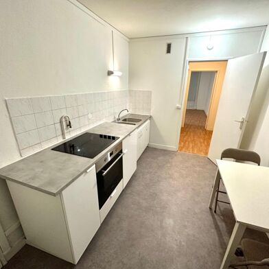 Appartement 1 pièces 890 €