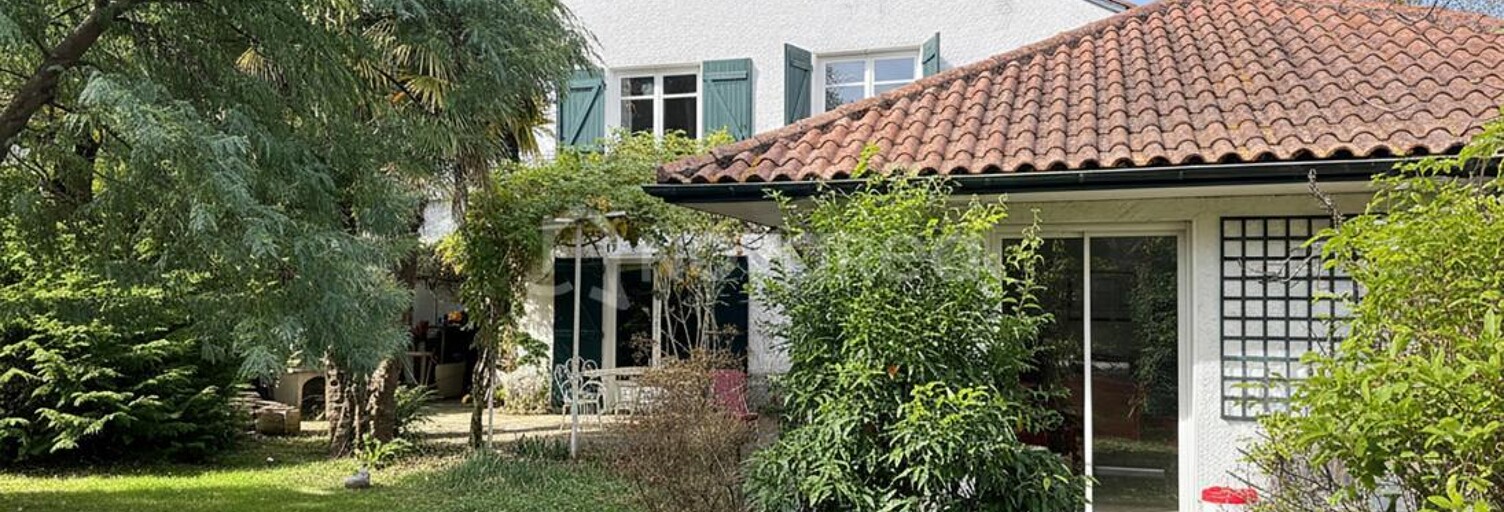 Maison 9 Pièces 215 m² à vendre à Pau (64000)