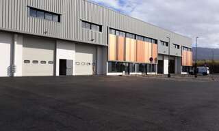 Local industriel  789 m² à louer à Sainte-Marie (97438)