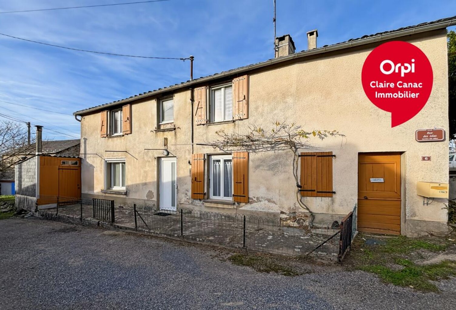 Maison T4 de 76 m² dans un hameau à LACAZE — photo 1