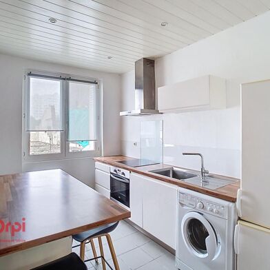 Appartement 2 pièces 740 €