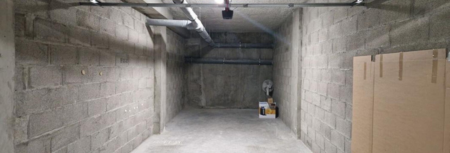 Garage   m² à louer à Lyon 3 (69003)