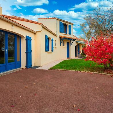 Maison 8 pièces 389785 €