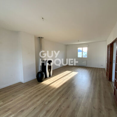 Appartement 4 pièces 302100 €
