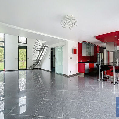 Maison 6 pièces 493500 €