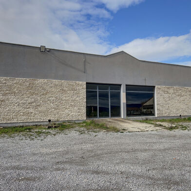 Commerce  230000 €