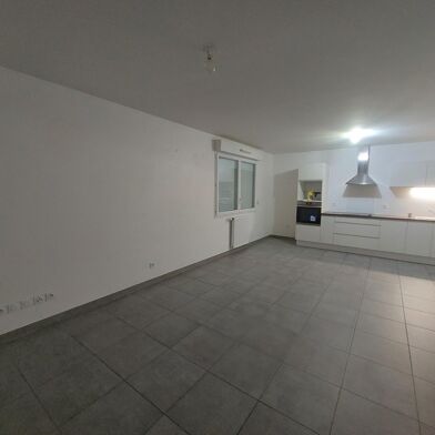 Appartement 3 pièces 840 €
