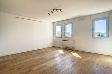 Appartement 3 pièces 743 €