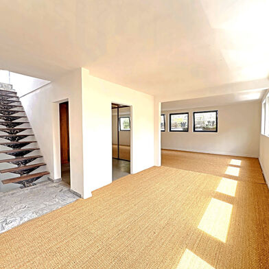 Bureau 3 pièces 358000 €