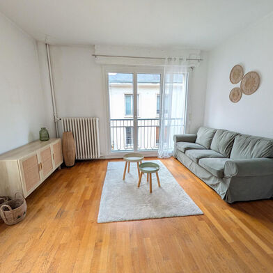 Appartement 3 pièces 890 €