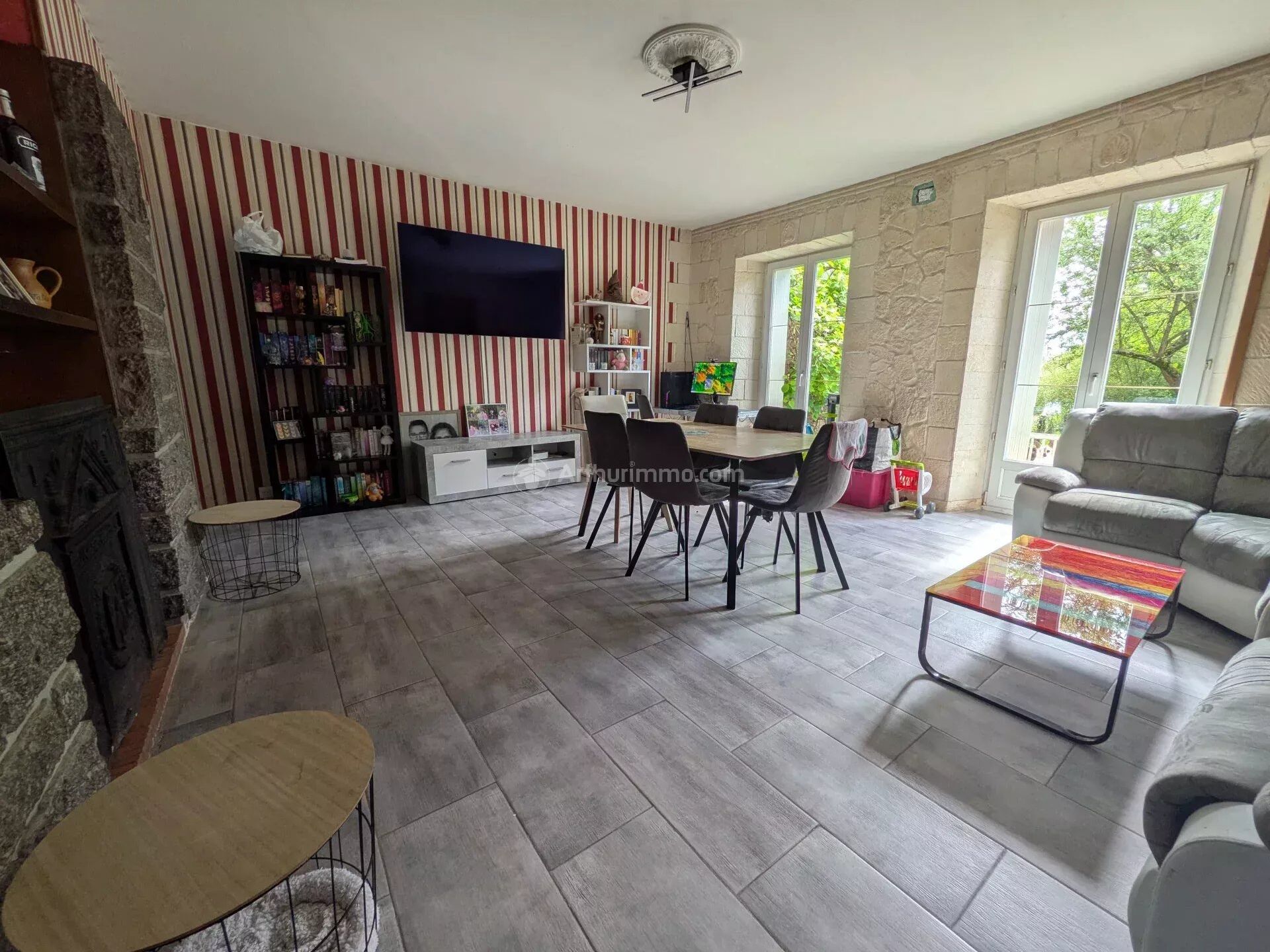 Maison 6 pièces 210 m² · à Bulgnéville · 210 m² · 240 000 €