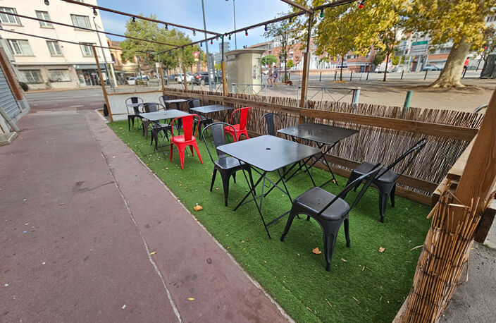 Ensemble immobiliers Murs et fond de commerces Toulouse  68 m2 avec terrasse — photo 3
