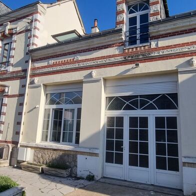 Maison 8 pièces 399900 €