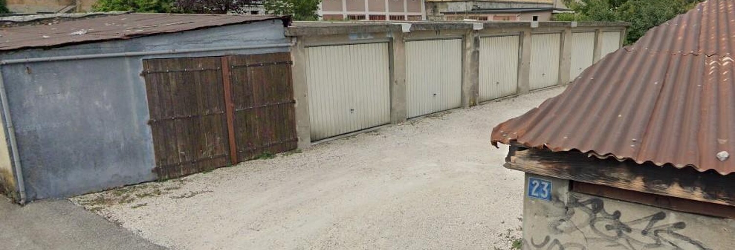 Garage   m² à louer à Chambéry (73000)