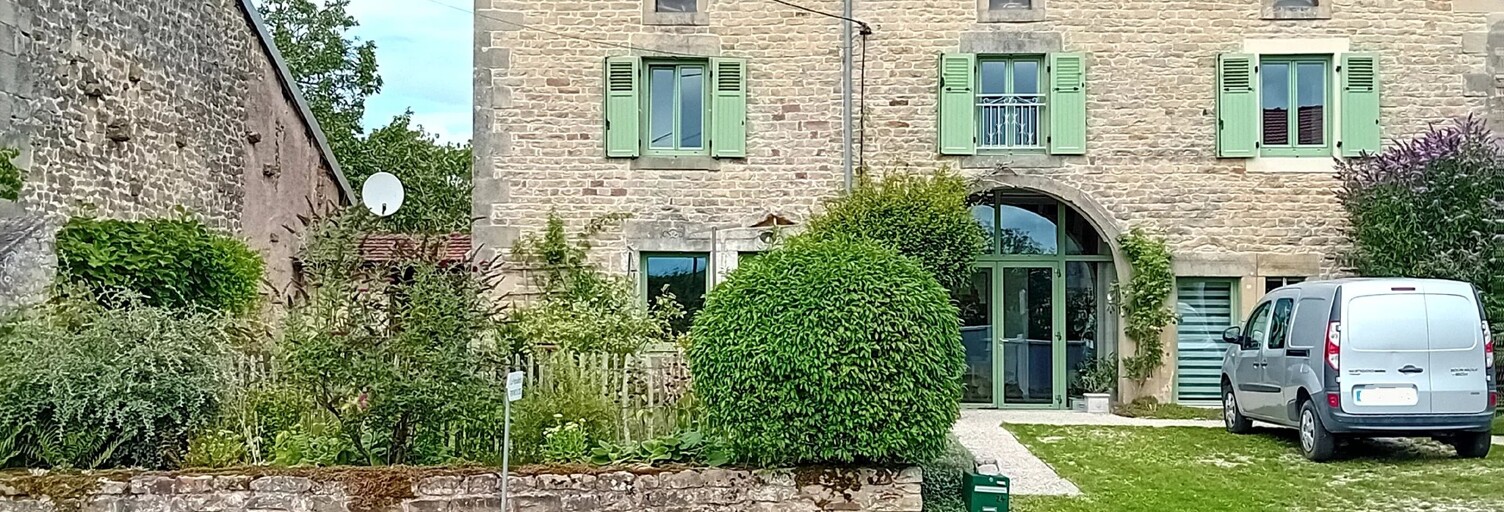 Maison 9 Pièces 311 m² à vendre à La Basse-Vaivre (70210)