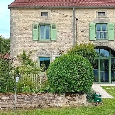 Maison 9 pièces 378000 €