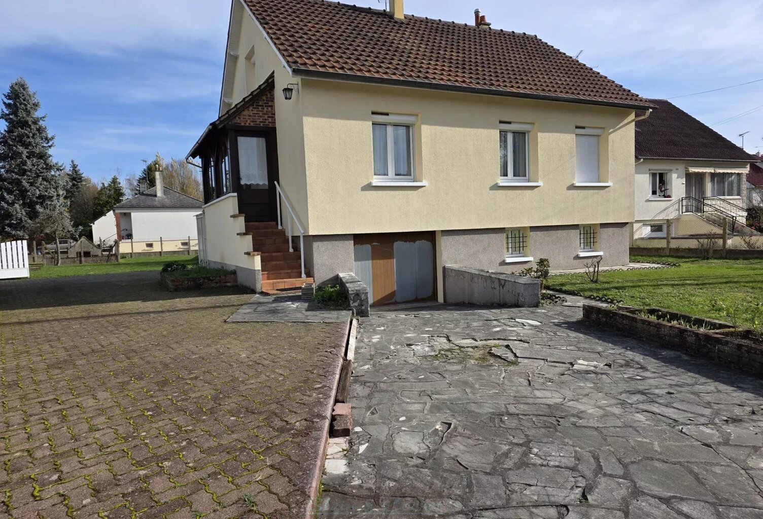 Charmant pavillon sur sous-sol total 4 chambres — photo 1