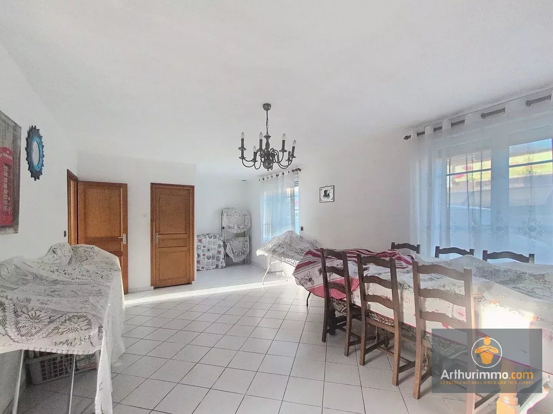 Immeuble 8 pièces 208 m² · à Ribécourt-Dreslincourt · 208 m² · 195 000 €