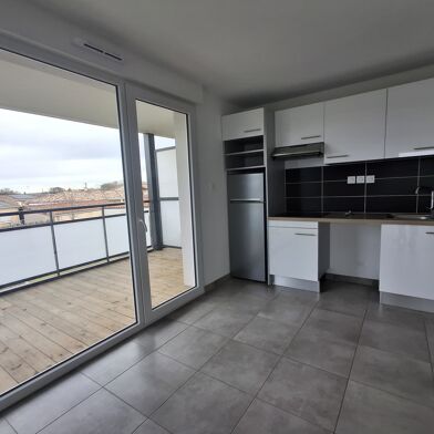 Appartement 3 pièces 750 €