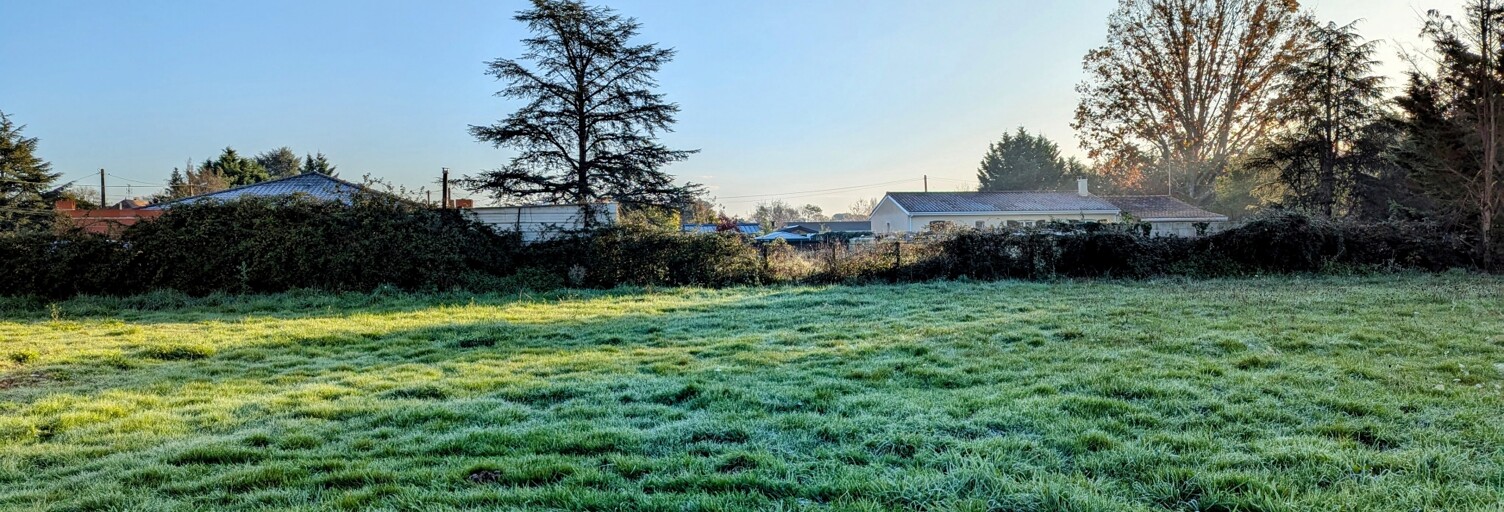 Terrain  1023 m² à vendre à Saint-Seurin-sur-l'Isle (33660)