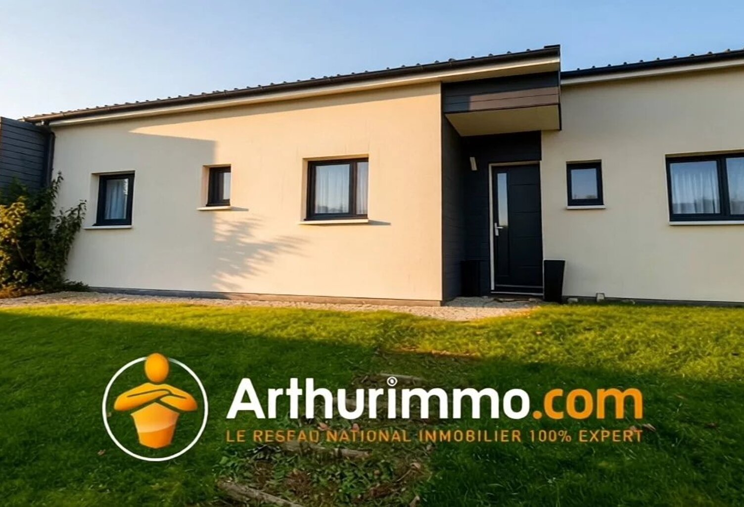 Maison contemporaine de 2015 – Plain-pied de 125m² – Terrain de 1 675 m² — photo 1
