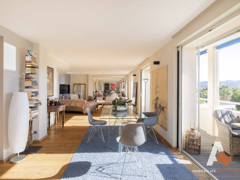 Marseille 8éme Vue Mer, étage élevé, 110m2, traversant avec extérieur — photo 1