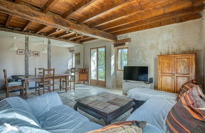 Maison en pierre de 4 pièces principales — photo 2