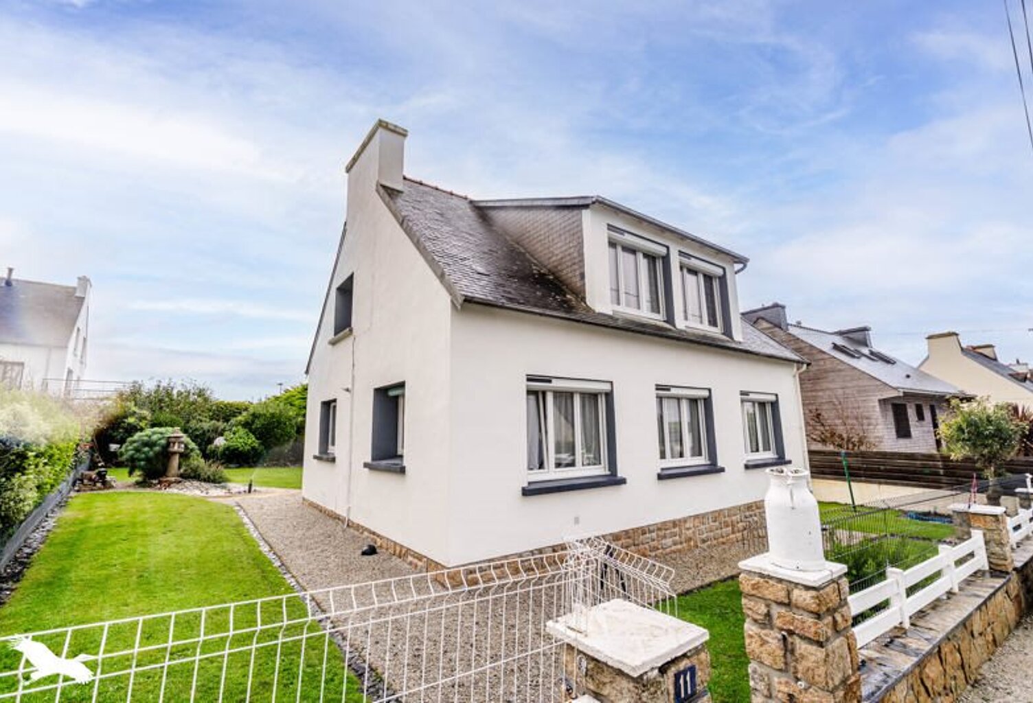Maison en pierre de 6 pièces principales — photo 1