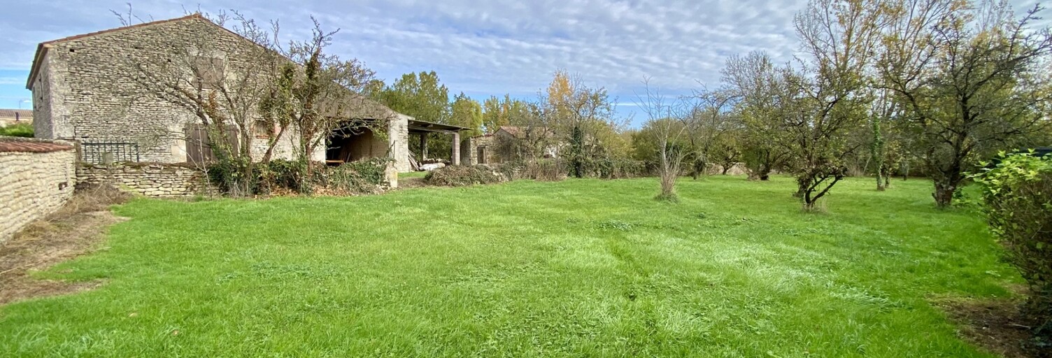 Immeuble  216 m² à vendre à La Taillée (85450)