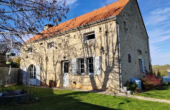 Maison en pierre de 6 pièces principales — photo 2