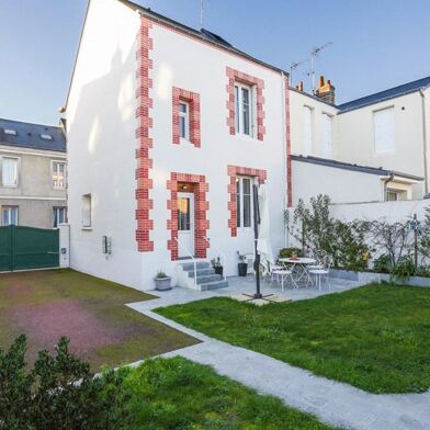 Maison 6 pièces 437808 €