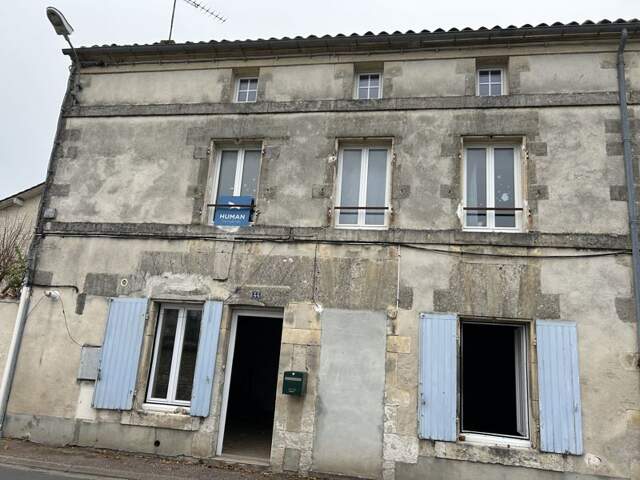 Maison de ville de 6 pièces principales — photo du bien