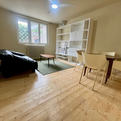 Appartement 2 pièces 700 €