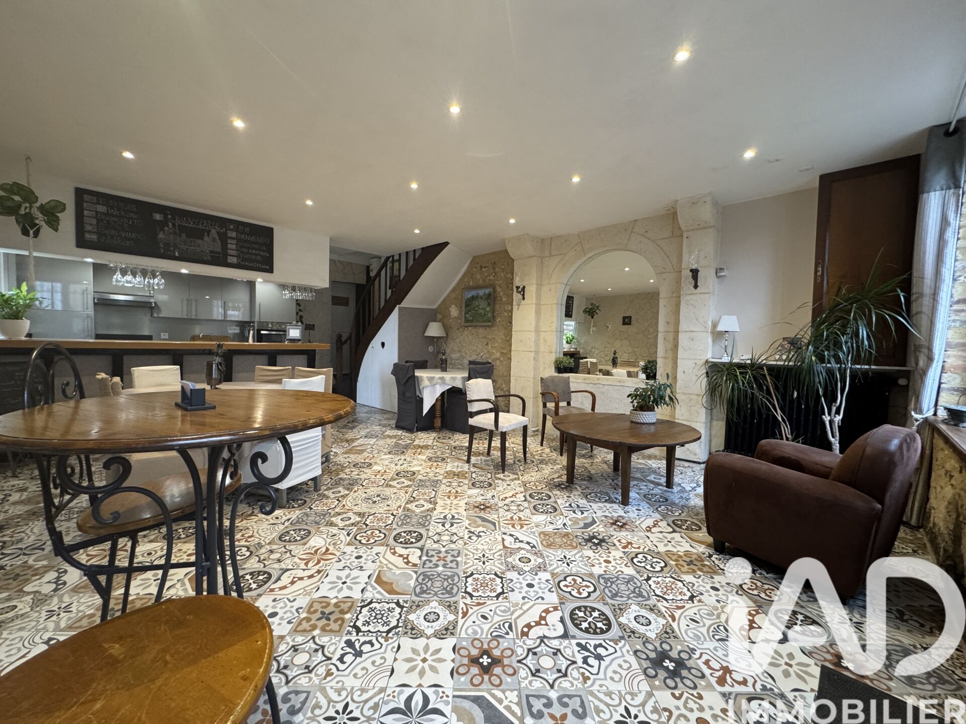 Cloyes-Sur-Le-Loir - 468m² - 14p. - 10ch.