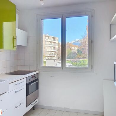 Appartement 4 pièces 136000 €