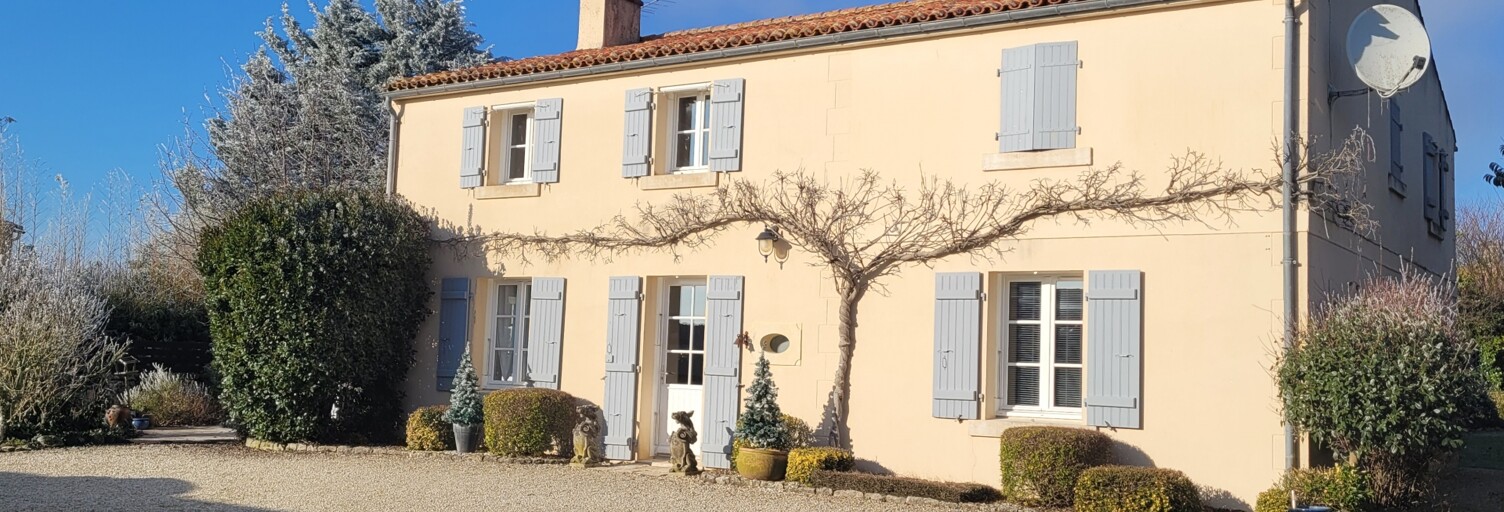 Maison 9 Pièces 170 m² à vendre à Rives-d'Autise (85240)