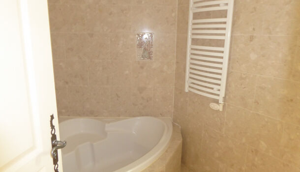 Villa / Maison 4 pièces  à louer Garons 30128