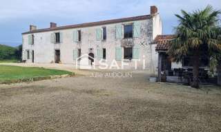 Maison 9 Pièces 520 m² à vendre à Chives (17510)