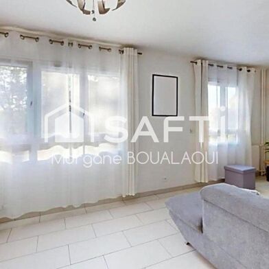 Appartement 4 pièces 210000 €