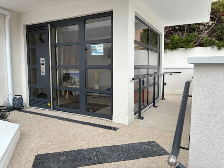 Appartement T2 avec belle vue dégagée sur le Rocher de Vitro — photo 1