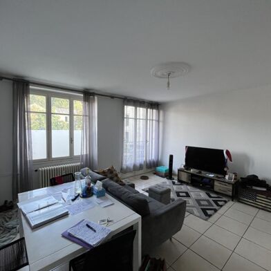 Appartement 3 pièces 687 €
