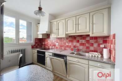 Appartement 5 pièces 750 €
