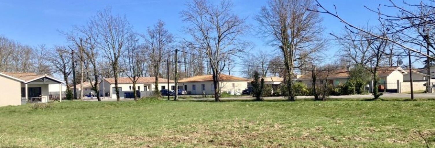 Terrain  1024 m² à vendre à Saint-Médard-en-Jalles (33160)
