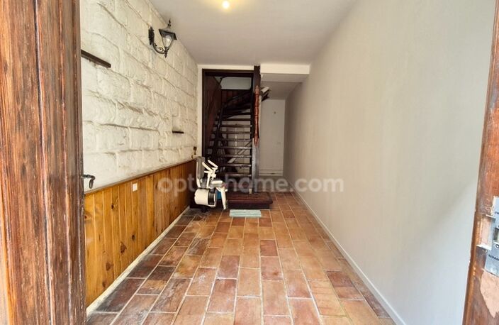 AIGUES-MORTES – Appartement P3 lumineux avec terrasse, à deux pas des Remparts — photo 2