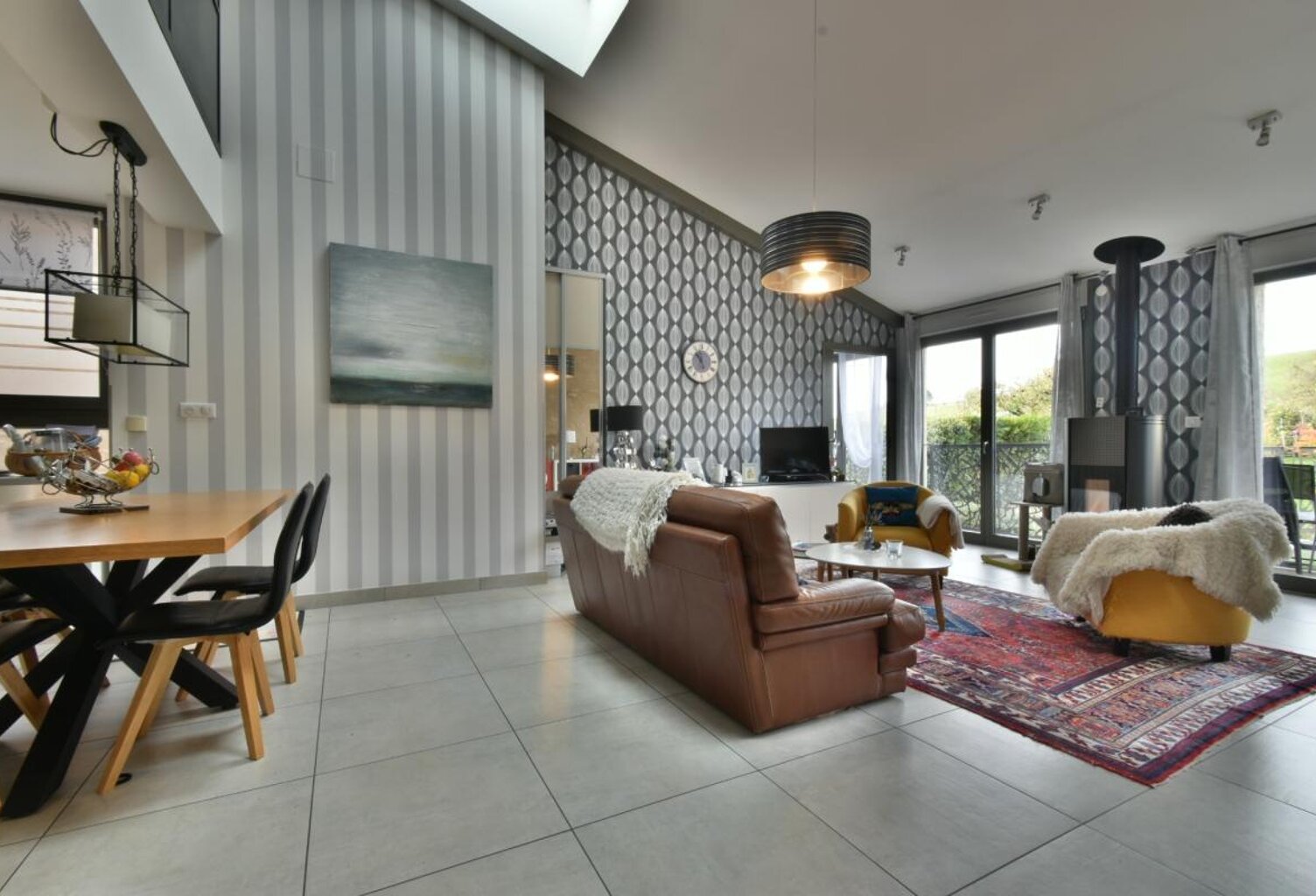 Immeuble de rapport comprenant 2 appartements et une salle de réception proche de CHARMES (88) — photo 1