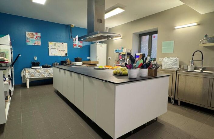 Immeuble de rapport comprenant 2 appartements et une salle de réception proche de CHARMES (88) — photo 2